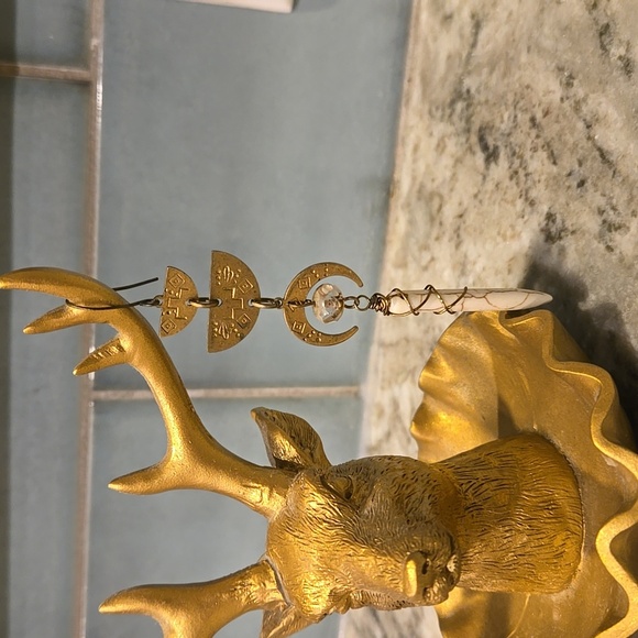 Gorgeous artisan earnings - Picture 3 of 6